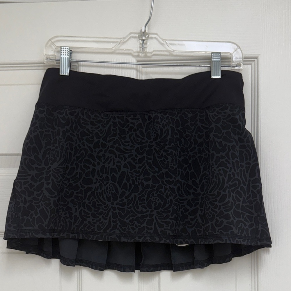 Lululemon Athletica Black Floral Skater Skirt